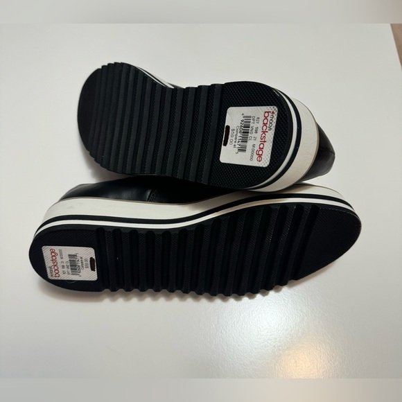 Seven Dials Shoes - Picture 6 of 10